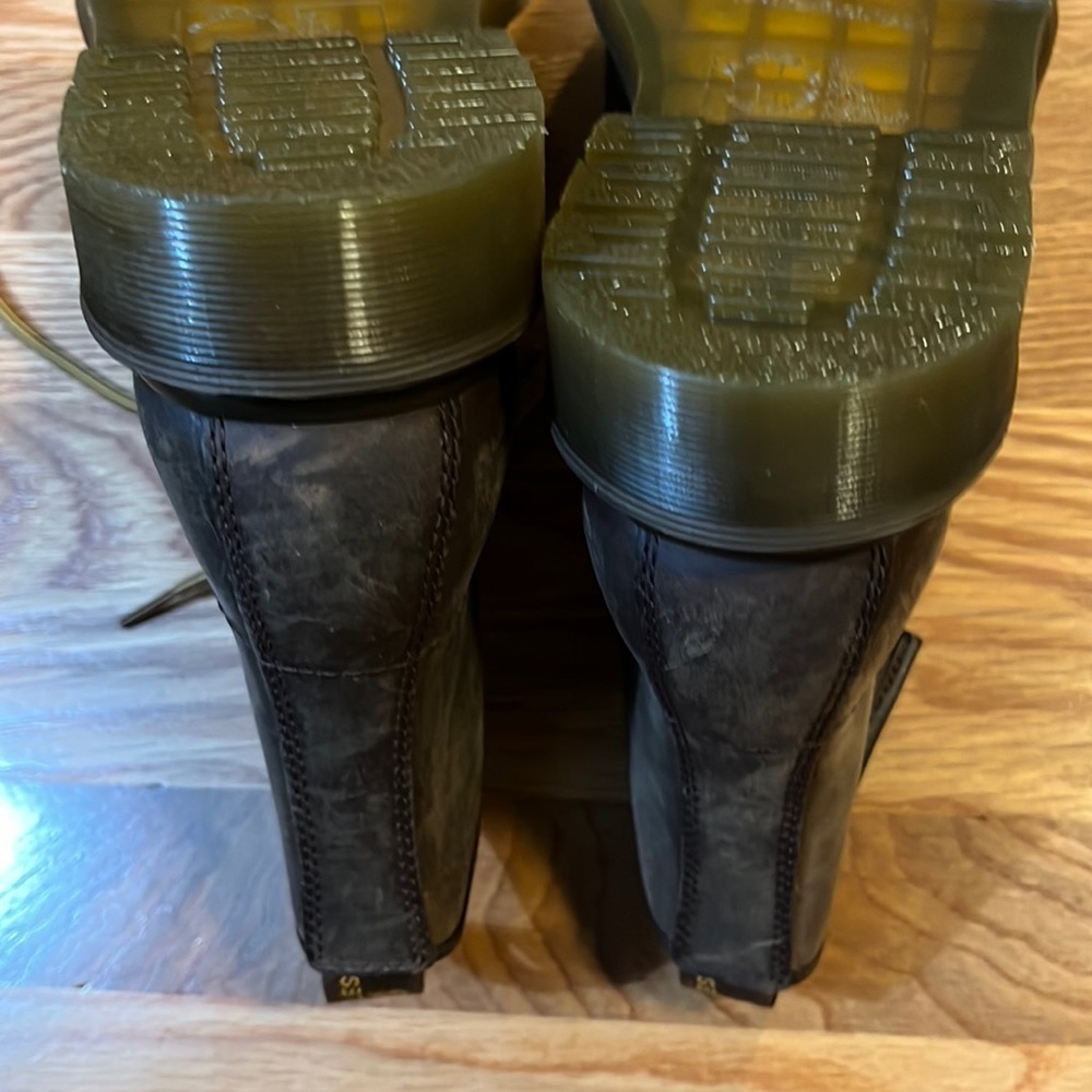 New Dr Martens 1460 brown distressed boots Size 9 - Picture 9 of 14